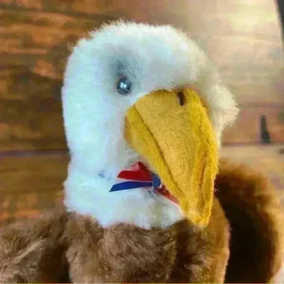 Vintage 1981 Dakin Bird Watchers American Regal Eagle Plush Stuffed Animal - Picture 8 of 8